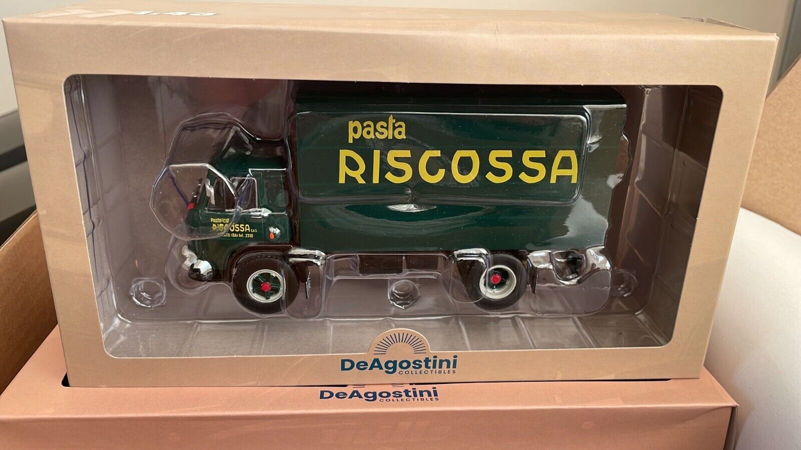 Camion d'epoca n. 4 - Fiat 650 N2 Pasta Riscossa di Fiat, 2022, Deagostini