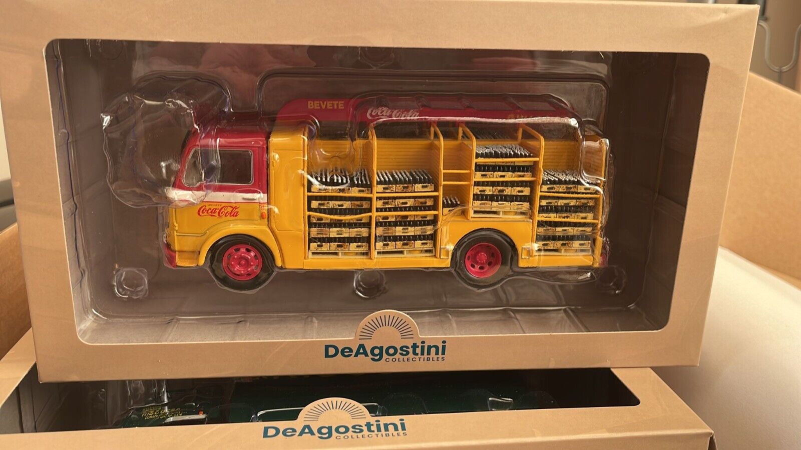 Camion d'epoca n. 5 - Fiat 645 N Passo Z Coca Cola di Fiat, 2022, Deagostini