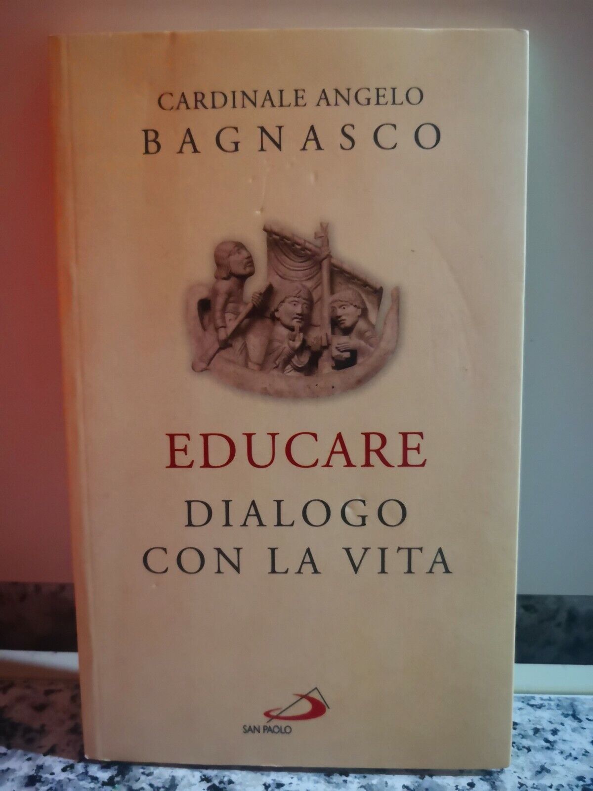 Educare. Dialogo con la vita  di Angelo Bagnasco,  2011,  San Paolo -F