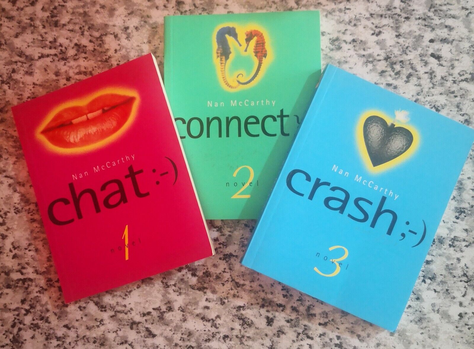  Nan McCarthy , Chat 1 , connect 2 , Crash 3  di A.a.v.v,  1992,  Novel -F