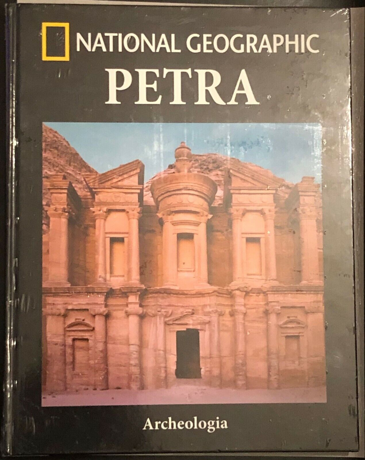 National Geographic n. 1 Petra di National Geographic,  2021,  Rba