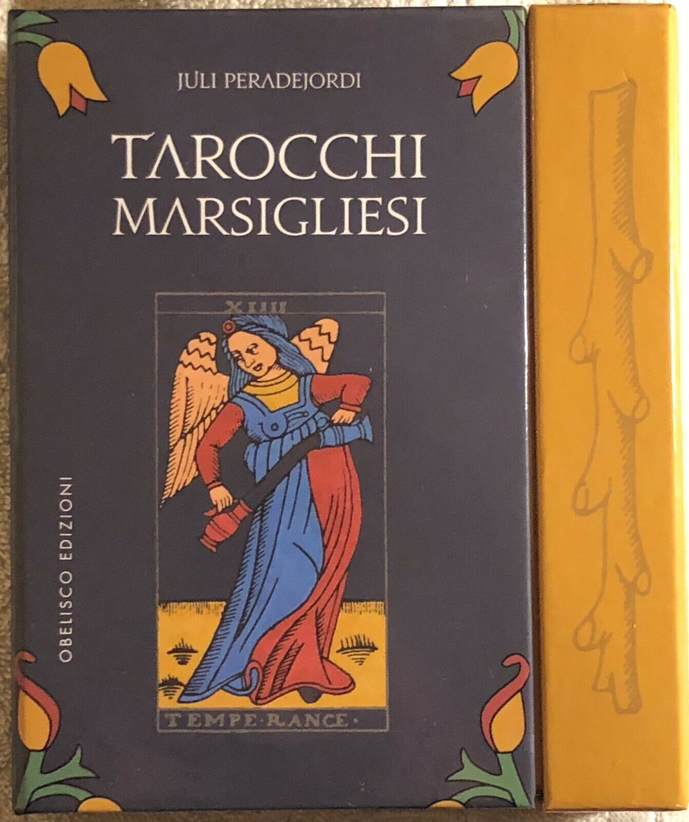 Tarocchi marsigliesi di Juli Peradejordi,  2021,  Obelisco Edizioni
