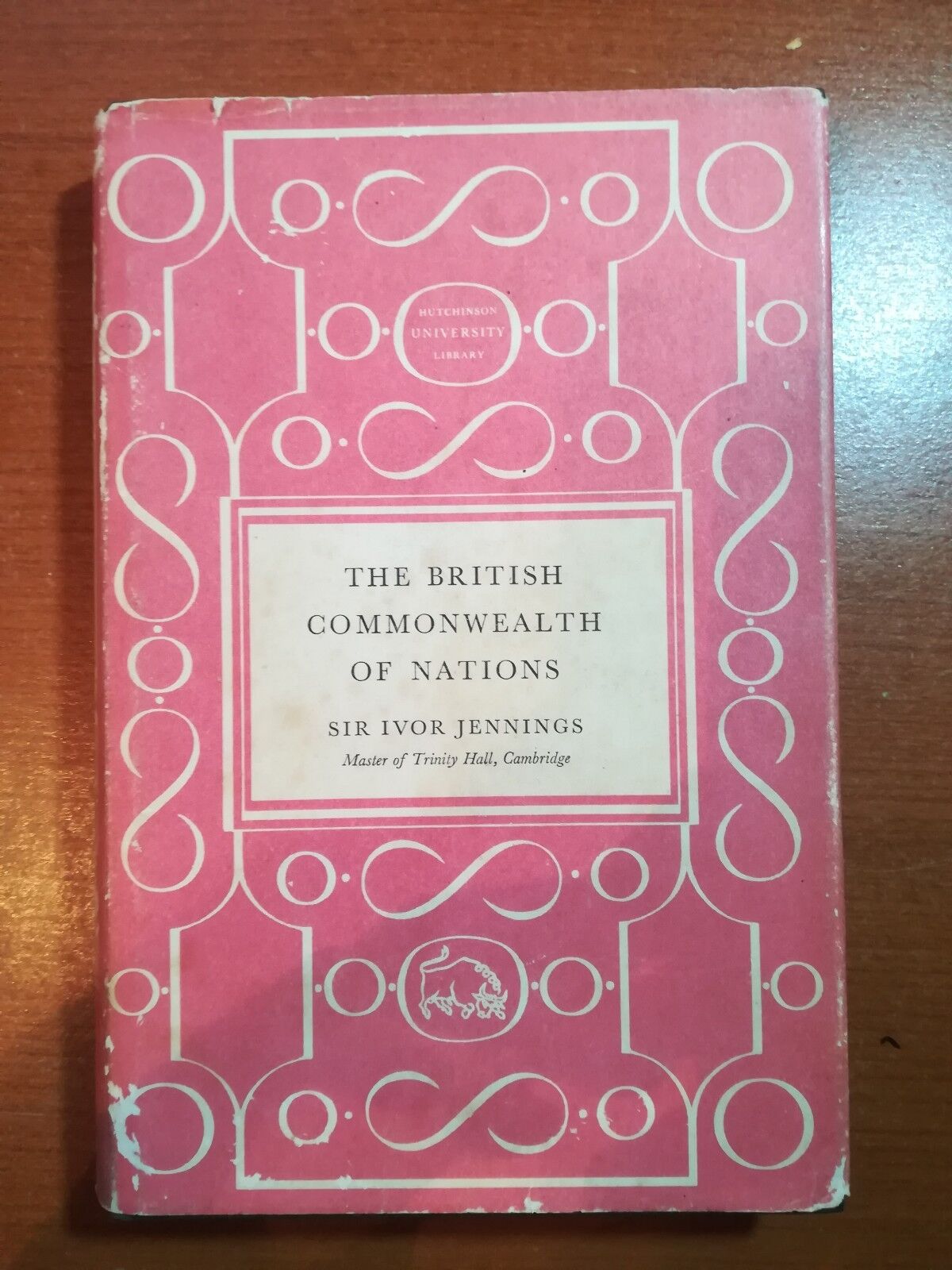 The british commonwealth of nations - I.Jennings - H. university Library -1961-M