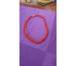 Collana in corallo vintage, chiusura in oro, lunghezza 88 cm, 27 gr.