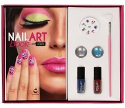 Nail art book by Madda fashion di Aa.vv.,  2015,  Centauria