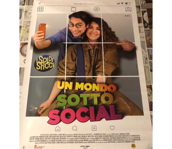 Poster locandina Un mondo sotto social 100x70 cm ORIGINALE da cinema 2022 di I S